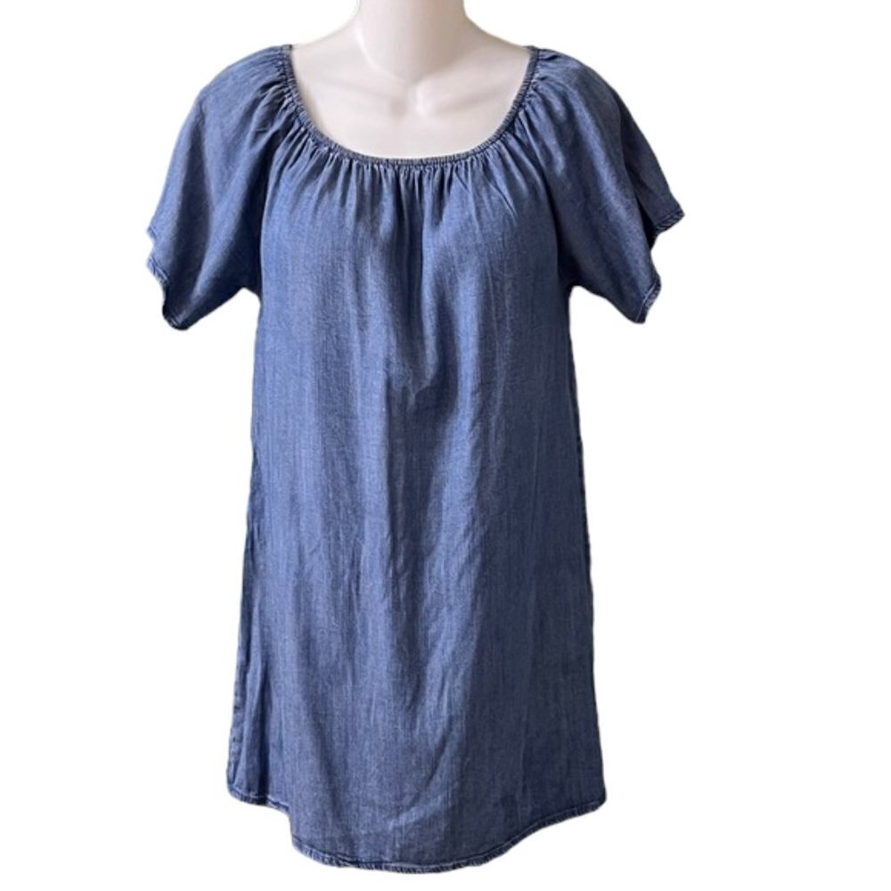 The Hanger Blue Chambray Scoop Neck Short Sleeve Tunic Size Small